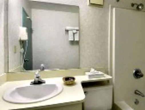 Columbus Inn And Suites Hotel Columbus